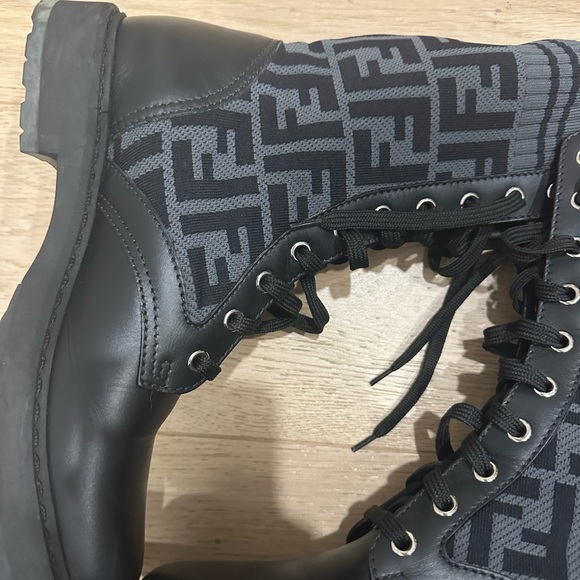 Fendi boots size 39 - Picture 6 of 7